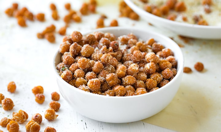 Roasted Chickpeas - Healthy snacks for work 